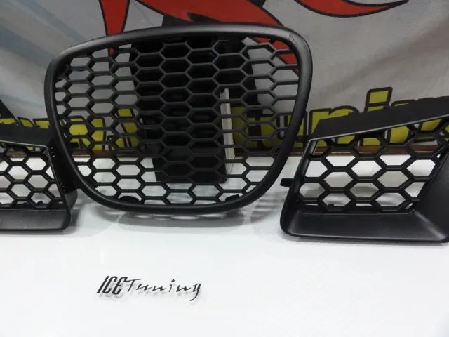 Kit 3 Grelhas (Frontal e laterais) em favo de mel para Seat Ibiza 6L 2002-2008 tipo Cupra em plástico