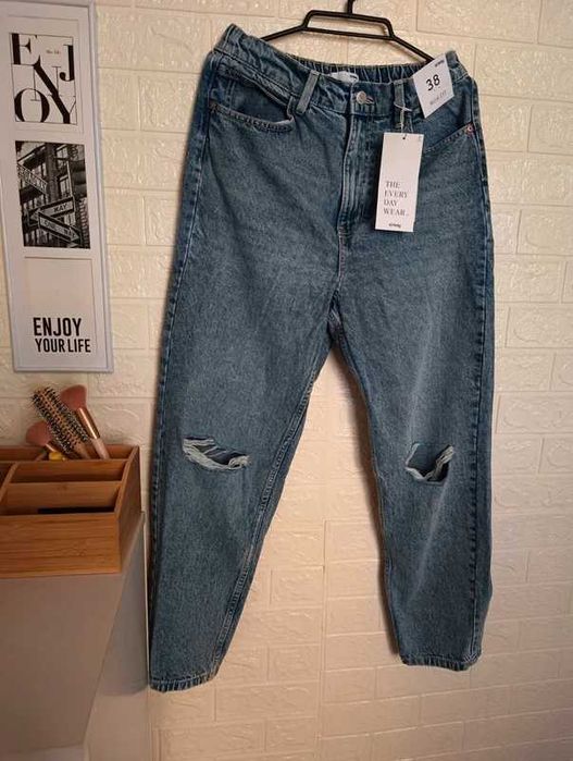 Damskie spodnie jeansowe mom fit M, nowe