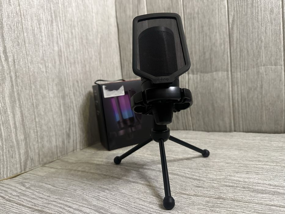 Настольный микрофон с подсветкой