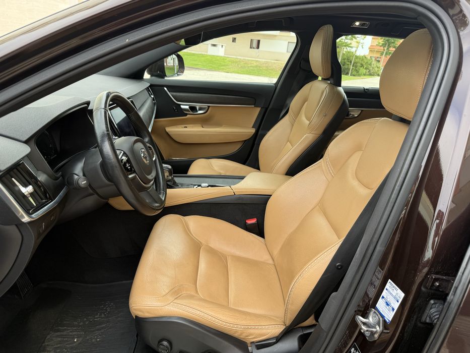 Volvo V90 Cross Country 2.0 D4 Plus AWD Geartronic