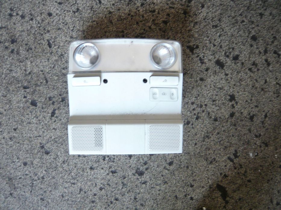 oświetlenie lampka podsufitki vw passat b7 1k0947133e