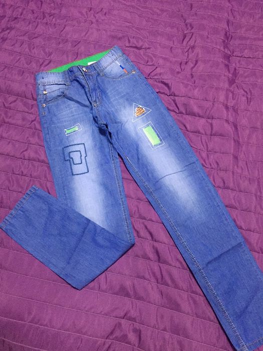 Джинсы модные