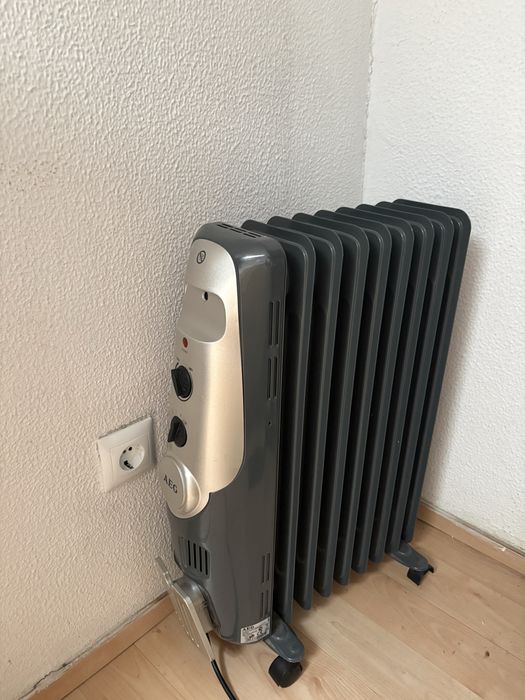 Aquecedor “AEG”.