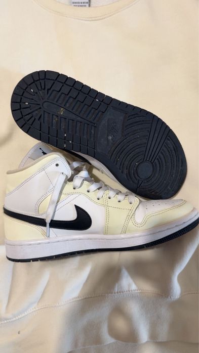 Jordan One branco,preto, bege