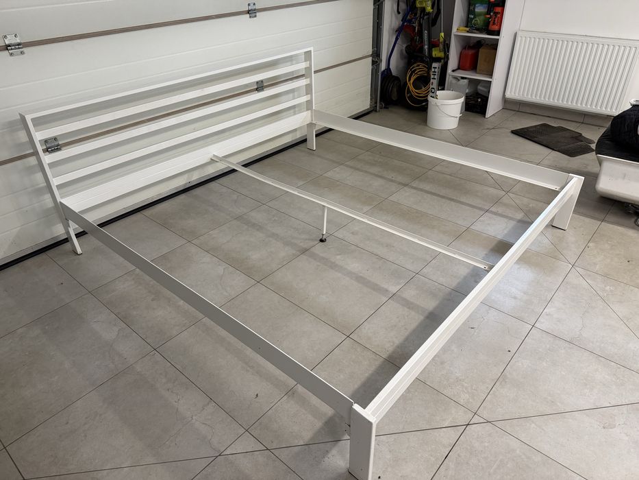 Łóżko 200x200 metalowa konstrukcja