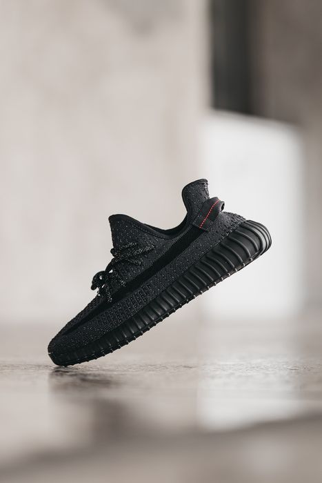 Найзручніші кросівки Adidas Yeezy Boost 350 Black Full Reflective
