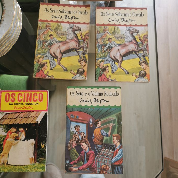 Livros antigos conjunto