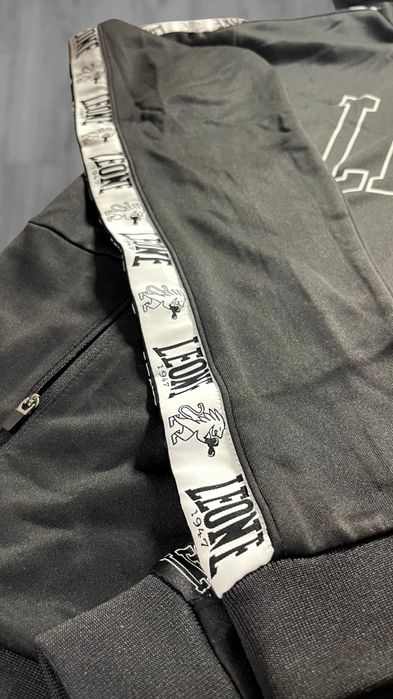 Худі Leone Iconic