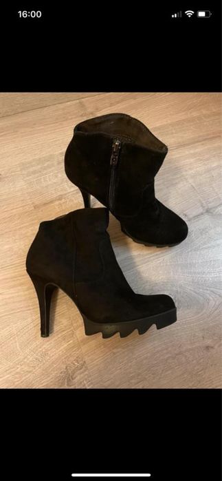 Botki zamszowe Tamaris  r. 38/24