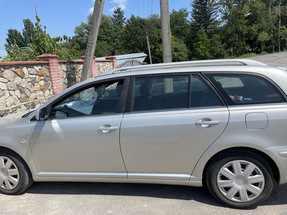 Продам власне авто , Тайота Авенсіс 2.0 бензин 2003 р