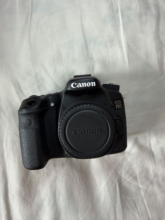Canon EOS 70D + Objetiva Canon EF-S 18-200mm IS – Estado Impecável