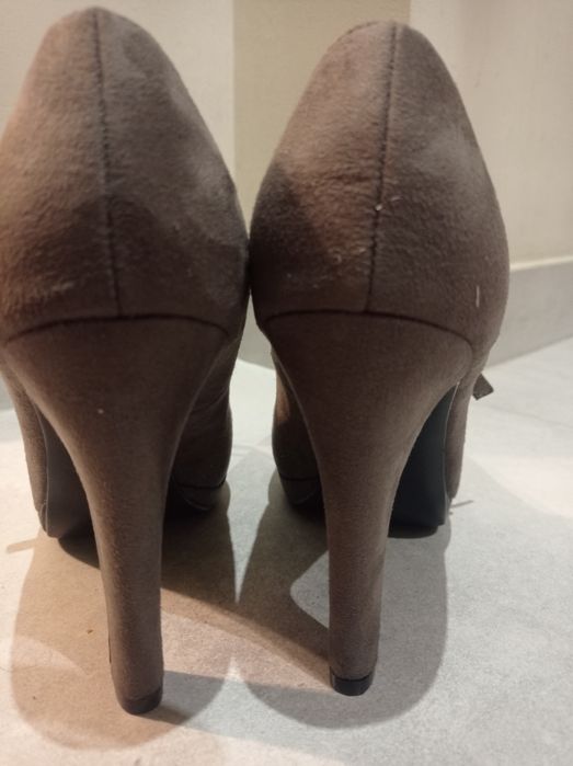 Buty na obcasie Graceland 39