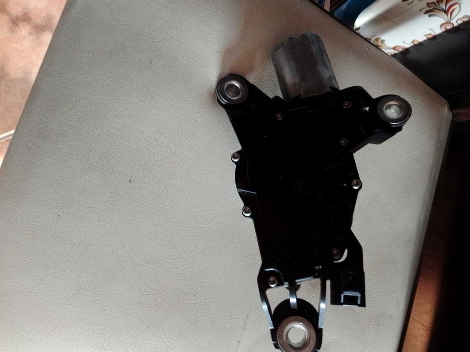 Motor limpa vidros traseiro Mitsubishi Colt