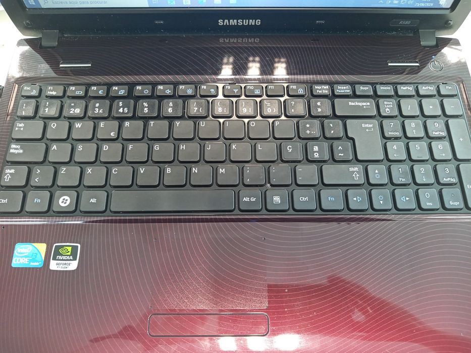 Portátil Samsung i3 8GB RAM e 250GB SSD