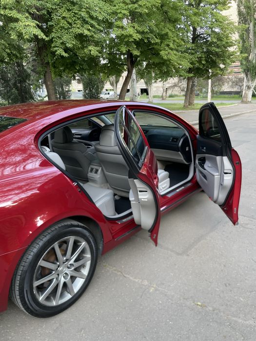 Продам Lexus GS 300