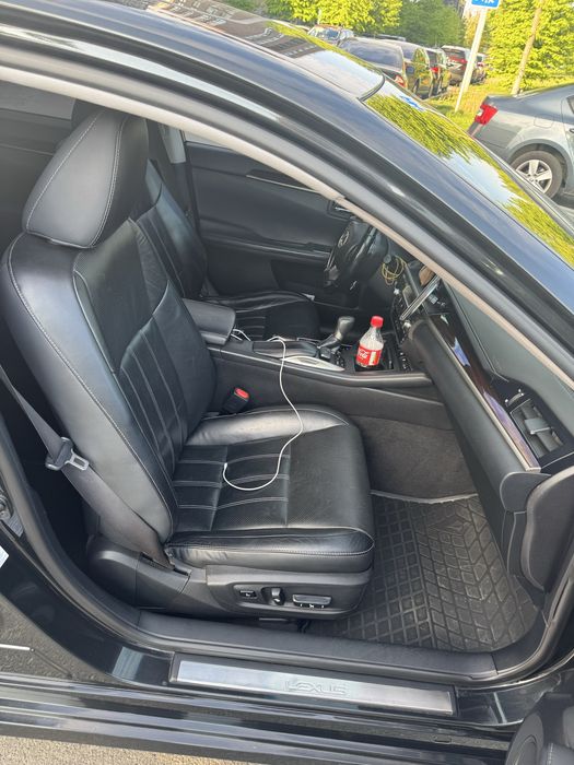 Здам в оренду Lexus ES300h 2016 року— гібрид на газу!