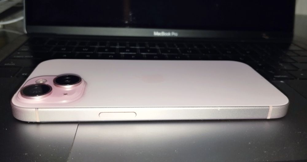 iPhone 15 – 128GB (Rosa)