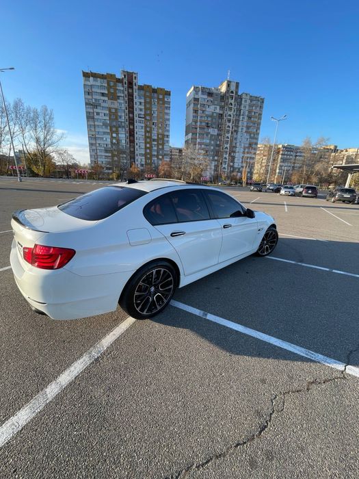 BMW 5 Series 2011