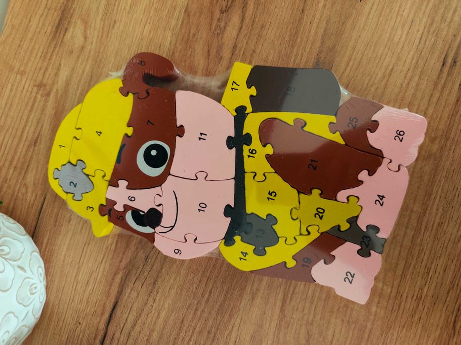 Psi Patrol Rubble drewniane puzzle edukacyjne 26 elementów cyferki piesek układanka