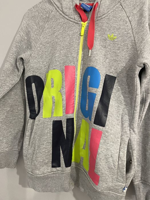 Bluza Adidas szara z neonowymi napisami