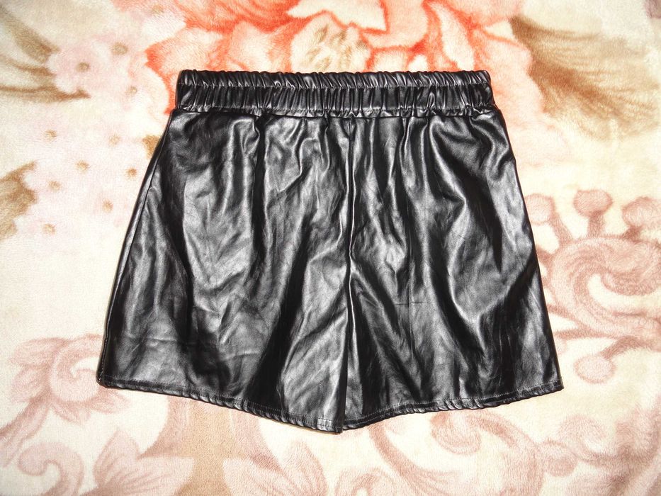 Трендовые кожаные шорты «I Saw It First» (р.S/M эко кожа)