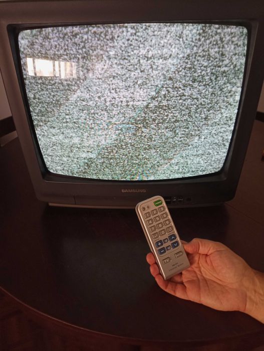 Televisão Samsung 50cm (20") 2ª mão em perfeito funcionamento.