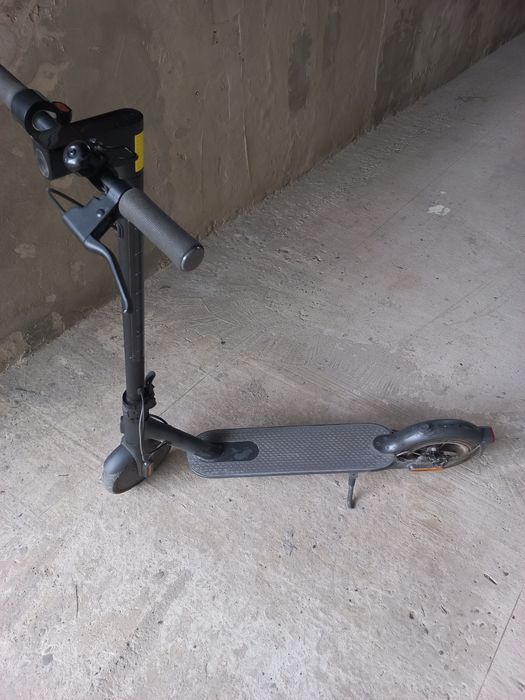 Електросамокат Xiaomi Mi Electric Scooter Essential Black