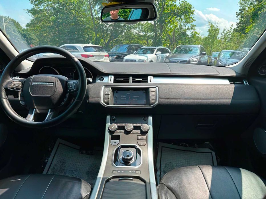 Land Rover Range Rover Evoque SE      2017
