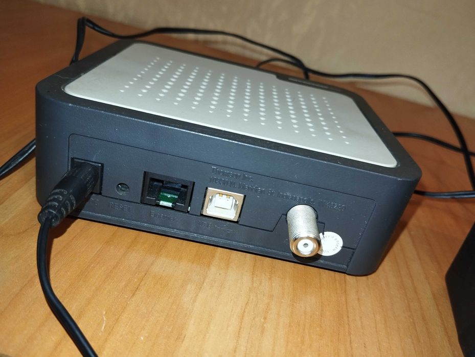 Кабельний модем Tomson TSM 420 з блоком живлення, в робочому стані