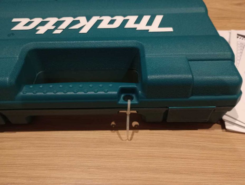 Wkrętak akumulatorowy Makita DF001DW 6Nm (akcesoria, ładowarka USB)