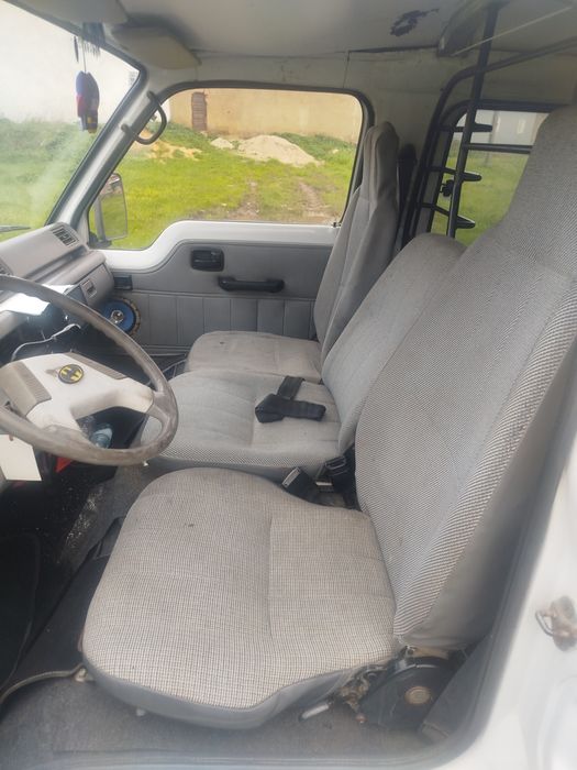 Isuzu midi a gasóleo