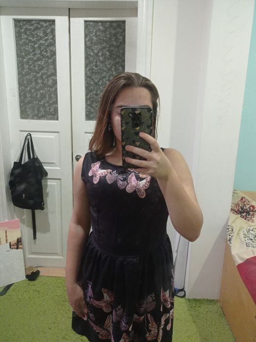 Гарна літня жіноча сукня