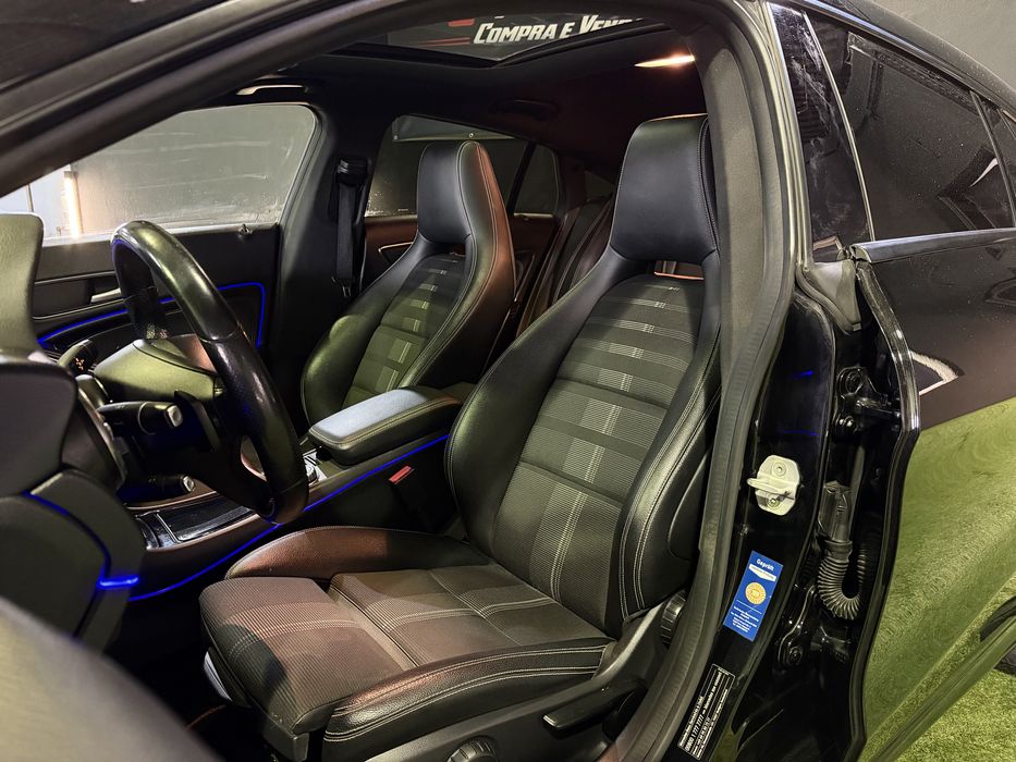 Mercedes-Benz CLA 220 AMG Automática