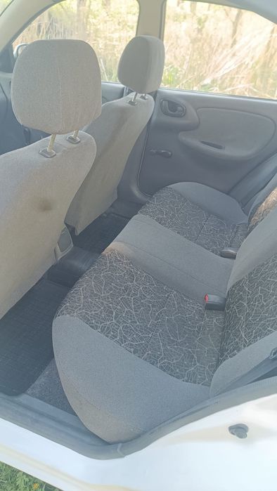 Deo Sens автомобіль білий