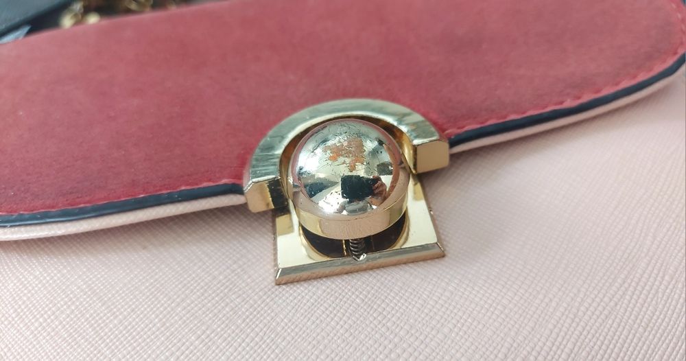 Torebka listonoszka na łańcuszku