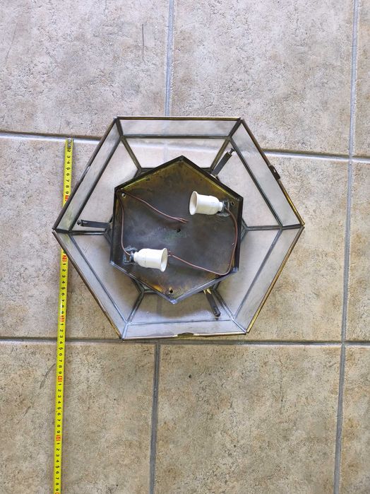 Candeeiro de teto hexagonal