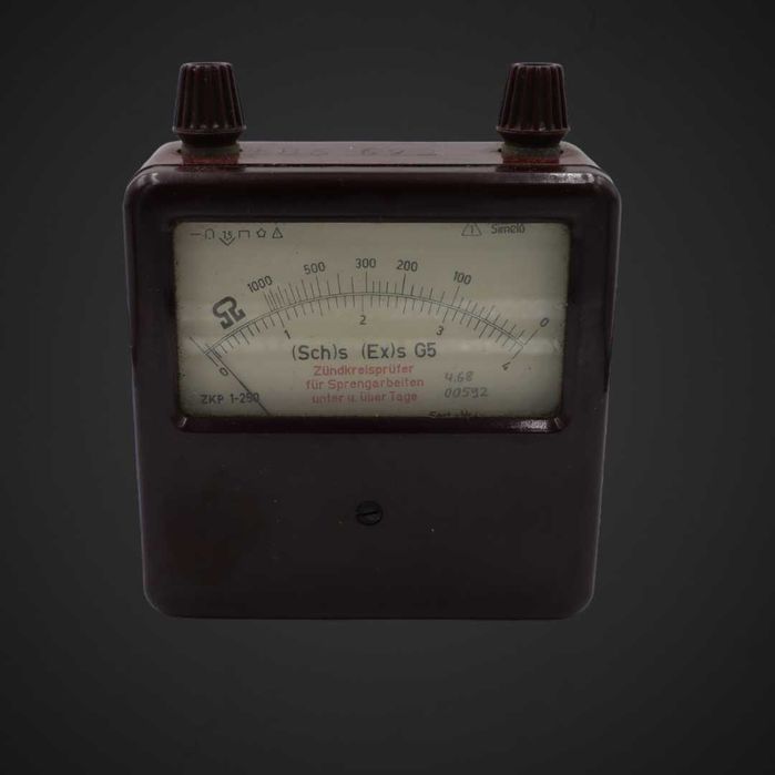 Omomierz voltomierz lata 60-te bakelit b41/071352