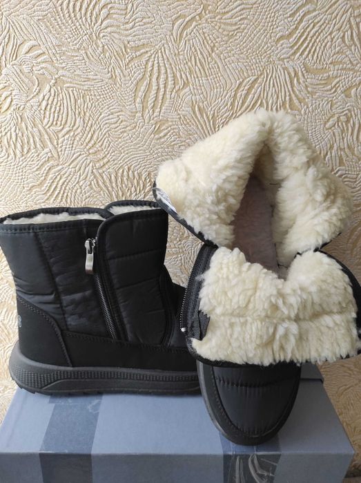 Зимові чоботи дутики уггі уги
