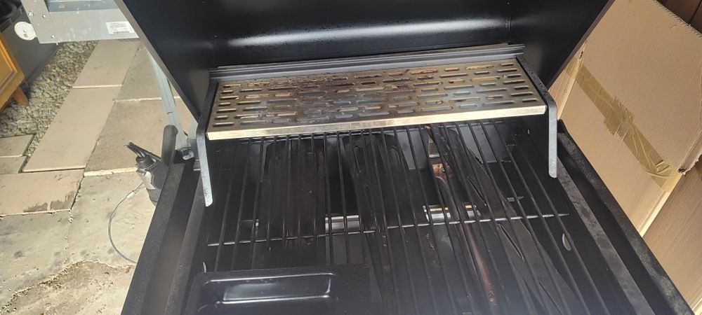 Grill gazowy 3  palnikowy