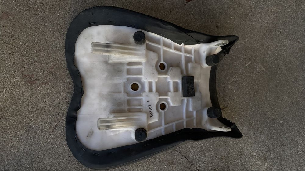 Bancos para GSXR 600/750 k6/k7