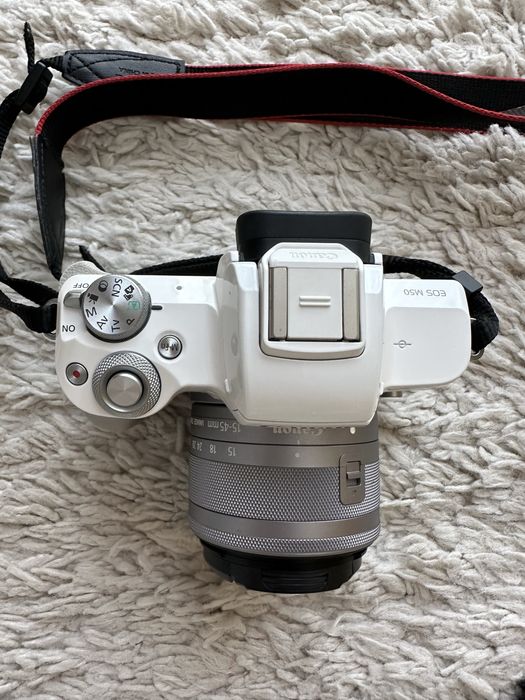 Máquina fotográfica Canon EOS M50