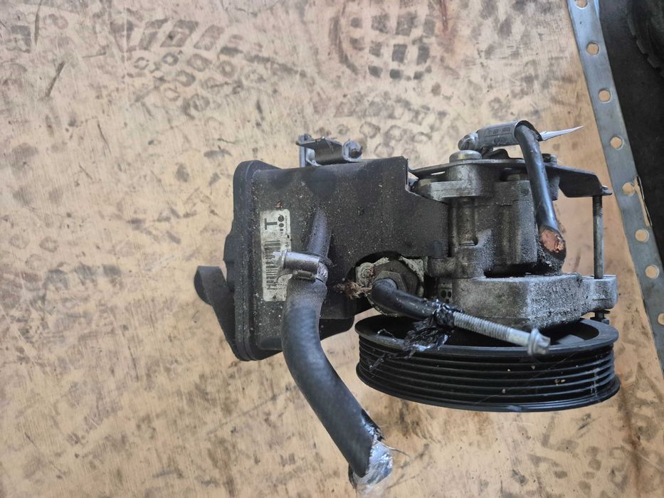 Pompa wspomagania  Bmw e46 lift 320d