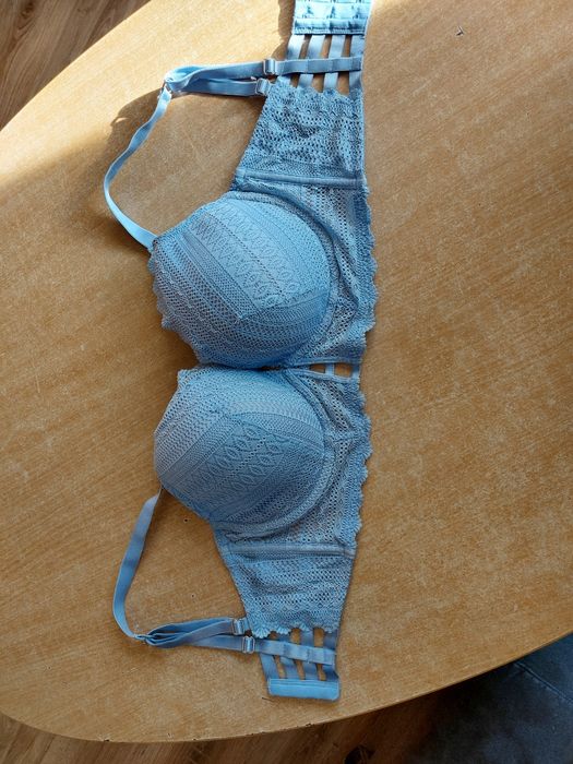 Biustonosz Hunkemöler 75E