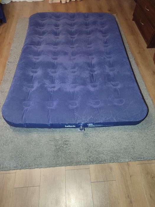 Надувний матрац halfords 137х191 см (double) — відмінний стан