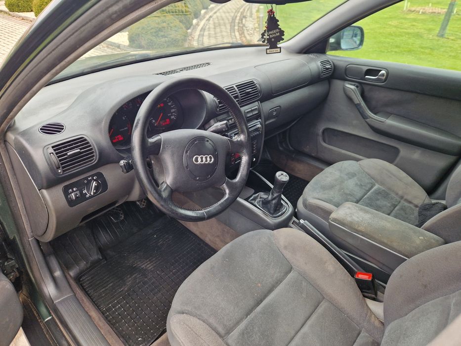 Audi a3 1.8b OKAZJA zarej 5 drzwi