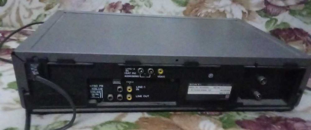 Видеомагнетофон Sony