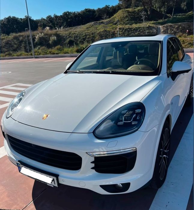 Продам  Porsche CAYENNE  2016 год