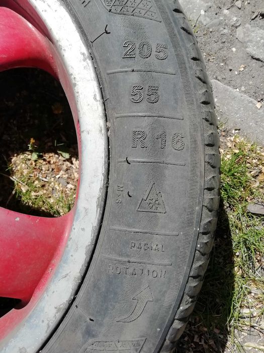 Felgi aluminiowe z oponami zimowymi