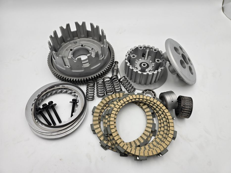 TRIUMPH TIGER 800  Sprzęgło kosz sprzęgłowy