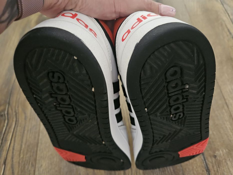 Adidasy młodzieżowe 37,5